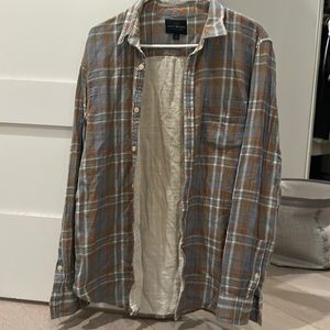 Men’s flannel button down